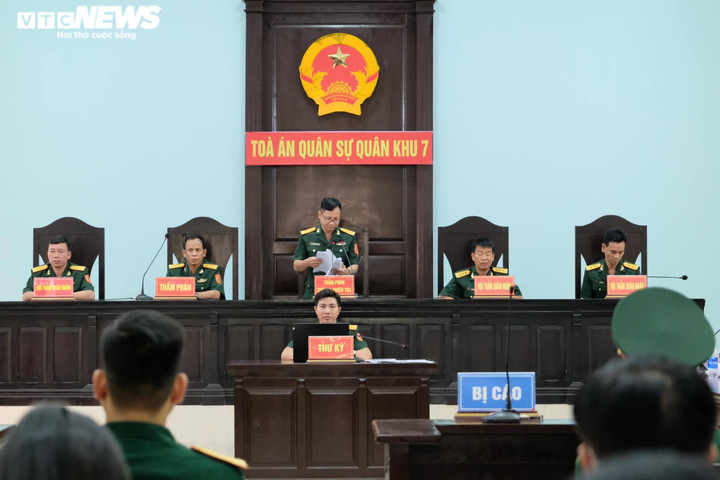 Cựu Đại tá Biên phòng bảo kê đường dây buôn lậu xăng dầu lĩnh án chung thân - 2