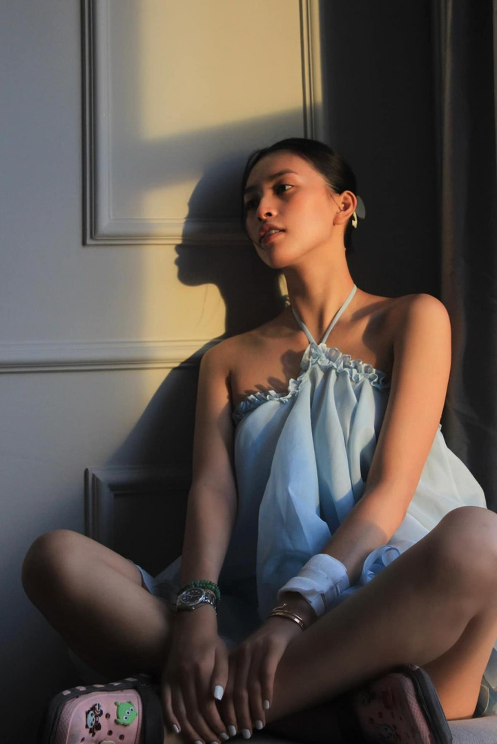 Mặt mộc trong veo, đẹp động lòng người của Hoa hậu Tiểu Vy - 3