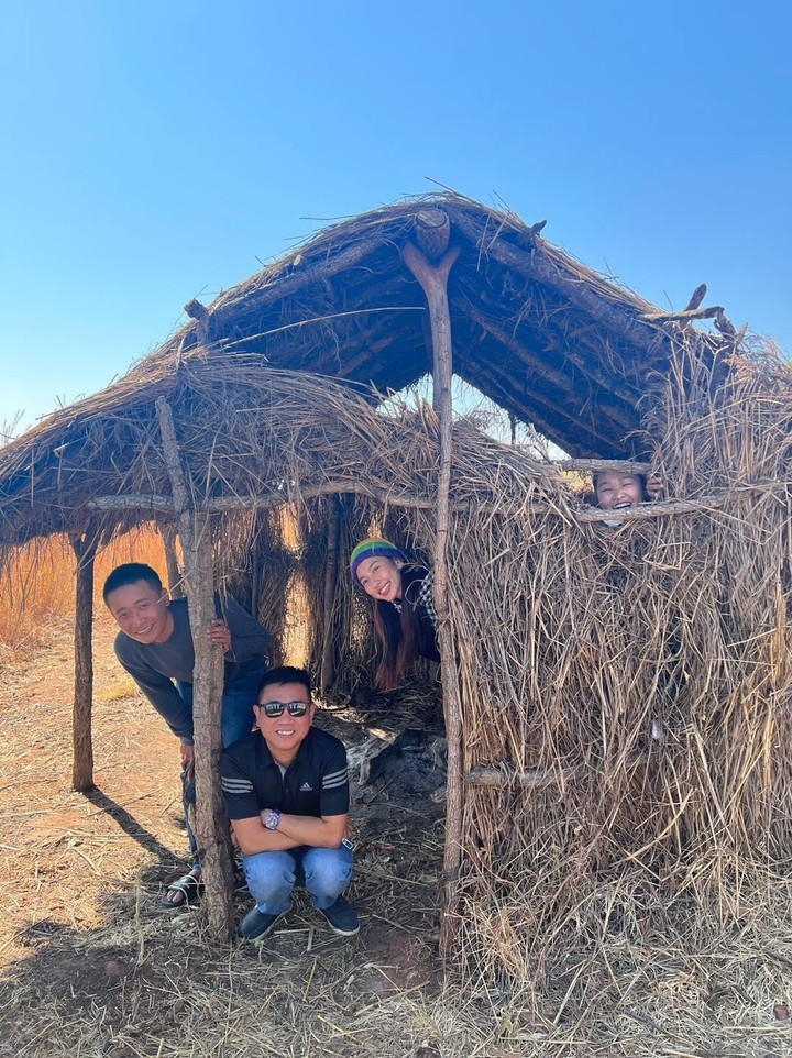 Hoa hậu Thùy Tiên: Mang cả trái tim của người Việt lan tỏa đến vùng đất châu Phi - 3