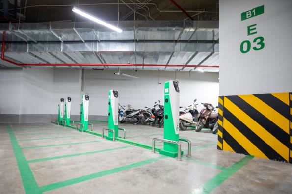 Trạm sạc xe máy điện VinFast: Sạc công cộng tiện như ở nhà - 4