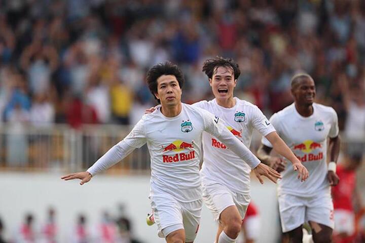 Công Phượng chấn thương, nghỉ hết lượt đi V-League 2022 - 1