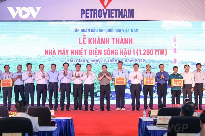 Thủ tướng dự lễ khánh thành nhà máy nhiệt điện 2 tỷ USD - 2