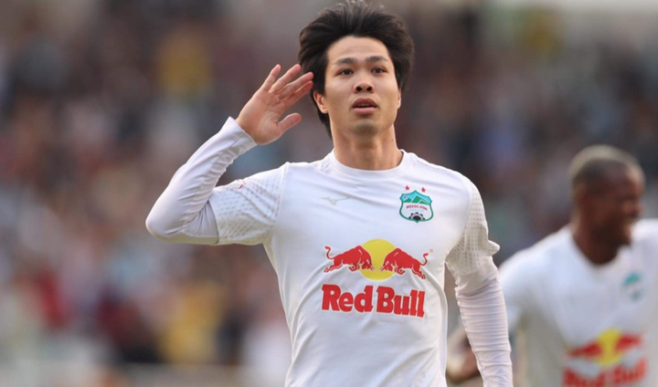 Trực tiếp bóng đá CLB TP.HCM 0-2 HAGL: Bùi Tiến Dũng mắc sai lầm - 4