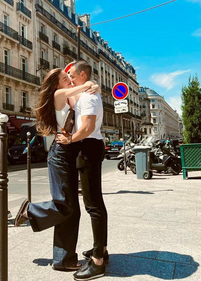 Sao Việt 17/7: Phạm Hương chụp ảnh cưới bên chú rể giấu mặt - 5