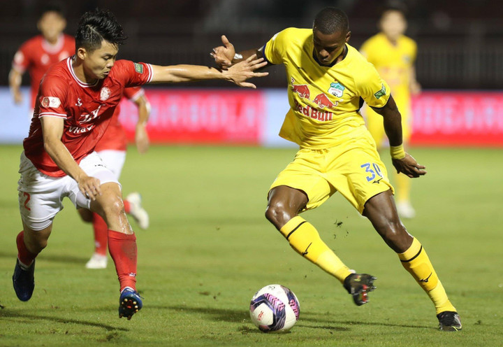 Công Phượng chấn thương, Văn Toàn thêm gánh nặng ghi bàn - 2