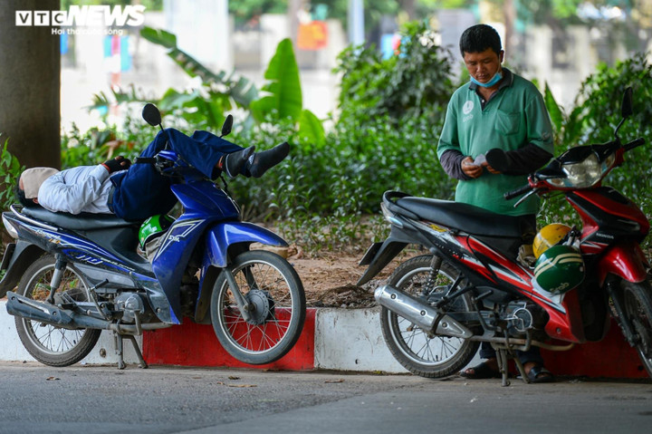 Thời tiết ngày 17/7: Nắng nóng bao trùm Bắc Bộ, đề phòng mưa dông lúc chiều tối - 1