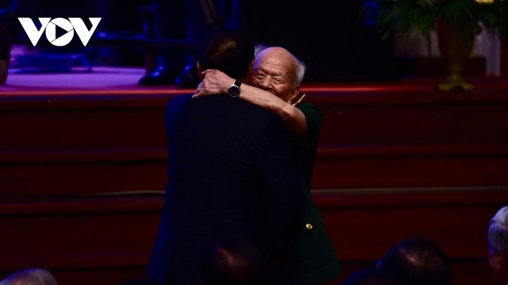 Toàn cảnh Lễ kỷ niệm 60 năm thiết lập quan hệ ngoại giao Việt Nam - Lào - 7