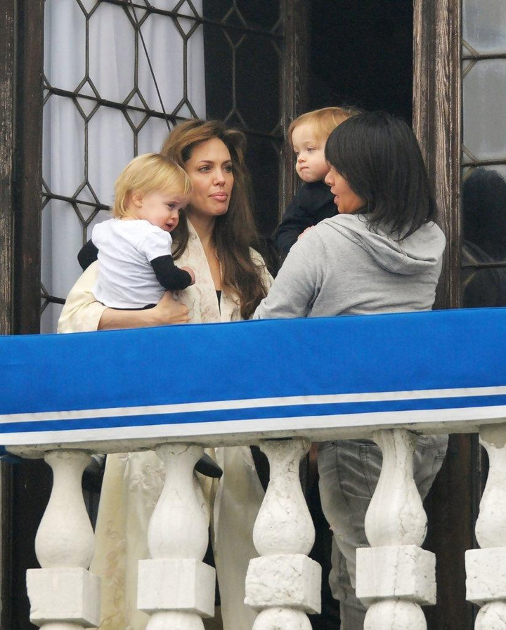 bảo mẫu trong gia đình sao Hollywood ảnh 2 Nghề trông con cho người nổi tiếng với mức lương hơn 2 tỷ đồng mỗi năm - 2