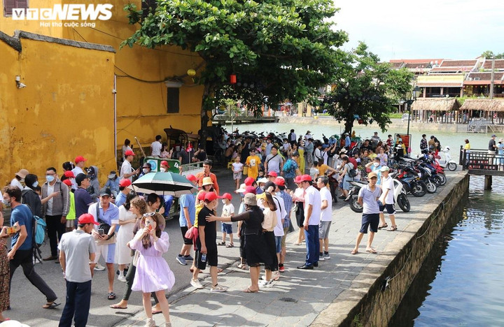 Phó Chủ tịch Quốc hội: Quảng Nam cần kiểm soát tốt dịch để phục hồi kinh tế - 2