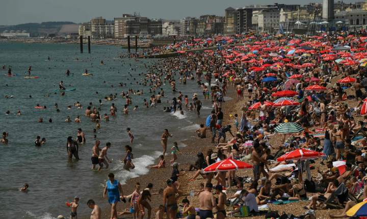 Ảnh: Nắng nóng như 'địa ngục' thiêu đốt châu Âu - 4