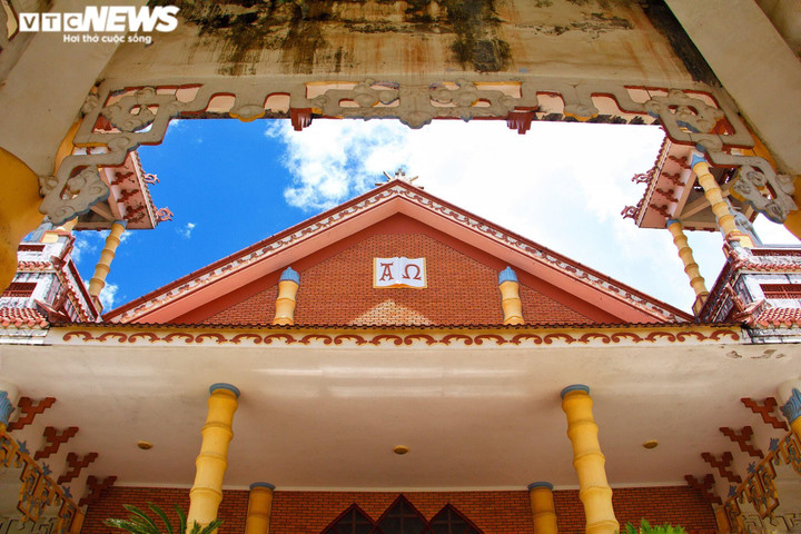Ảnh: Chiêm ngưỡng kiến trúc độc đáo của nhà thờ Du Sinh, Đà Lạt - 7