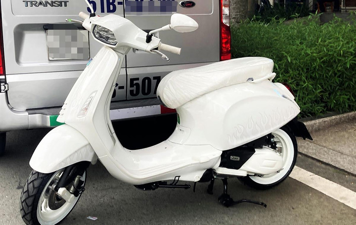 Vespa Sprint Justin Bieber xuất hiện tại TP.HCM - 1