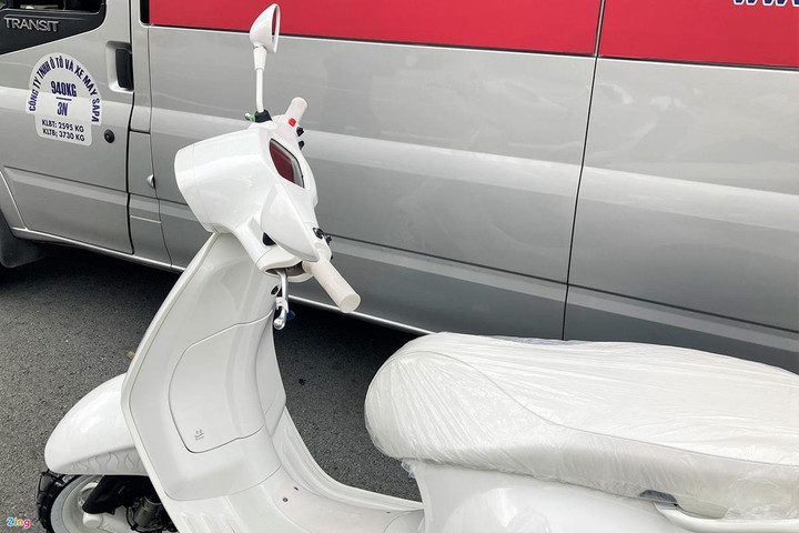 Vespa Sprint Justin Bieber xuất hiện tại TP.HCM - 2