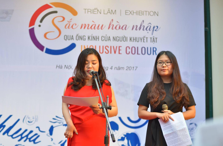 Hành trình chinh phục bằng cử nhân ngành dược của cô gái bị liệt một tay - 2