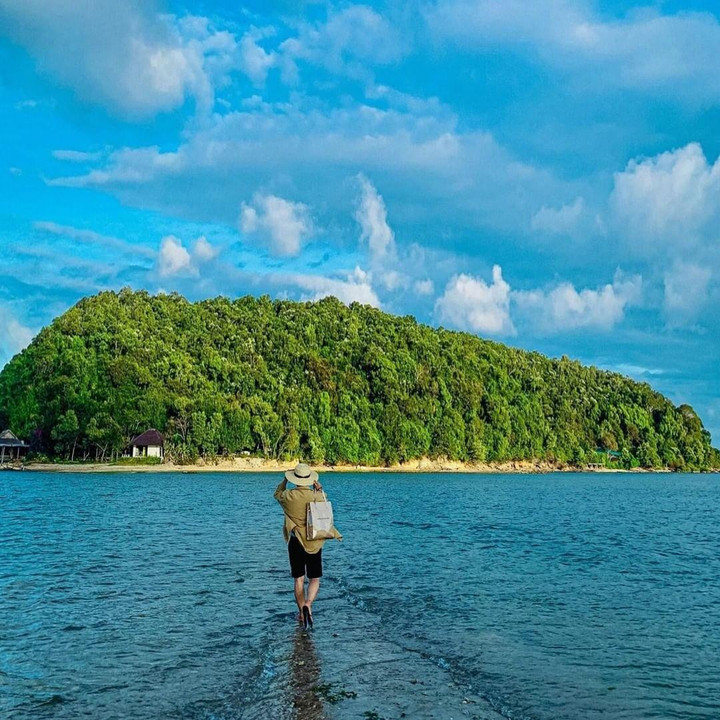 Con đường xuyên biển tự nhiên nối hòn đảo hoang sơ với đất liền ở Phú Yên - 4