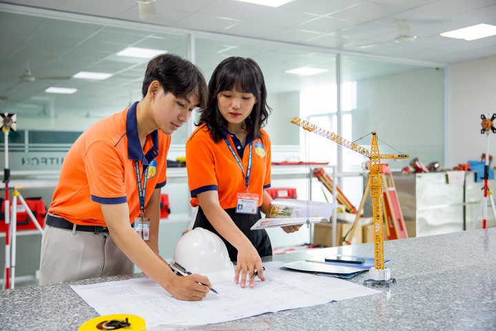 Đại học HUTECH công bố điểm chuẩn các phương thức xét tuyển sớm - 1