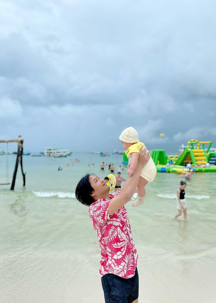 Diễn viên Quý Bình chia sẻ hình ảnh hiếm hoi cùng con trai 4 tháng tuổi - 2