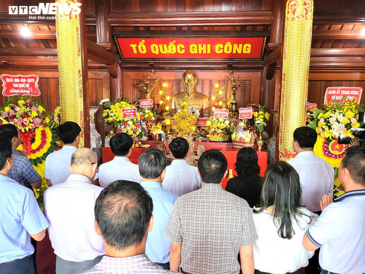 VOV trao tặng hệ thống âm thanh tại Nghĩa trang liệt sĩ quốc tế Việt - Lào - 4