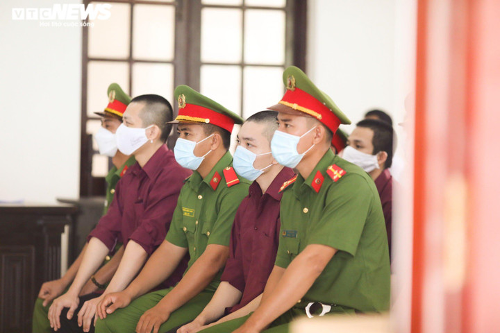  'Thầy ông nội' Lê Tùng Vân bị VKS đề nghị phạt 4,5 năm đến 5,5 năm tù - 1