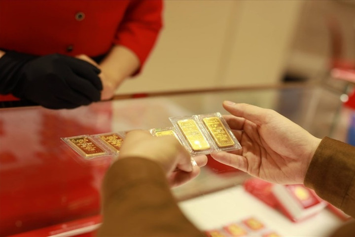 Hoang mang canh giá chờ chốt vàng khi giá tăng, giảm thất thường - 1