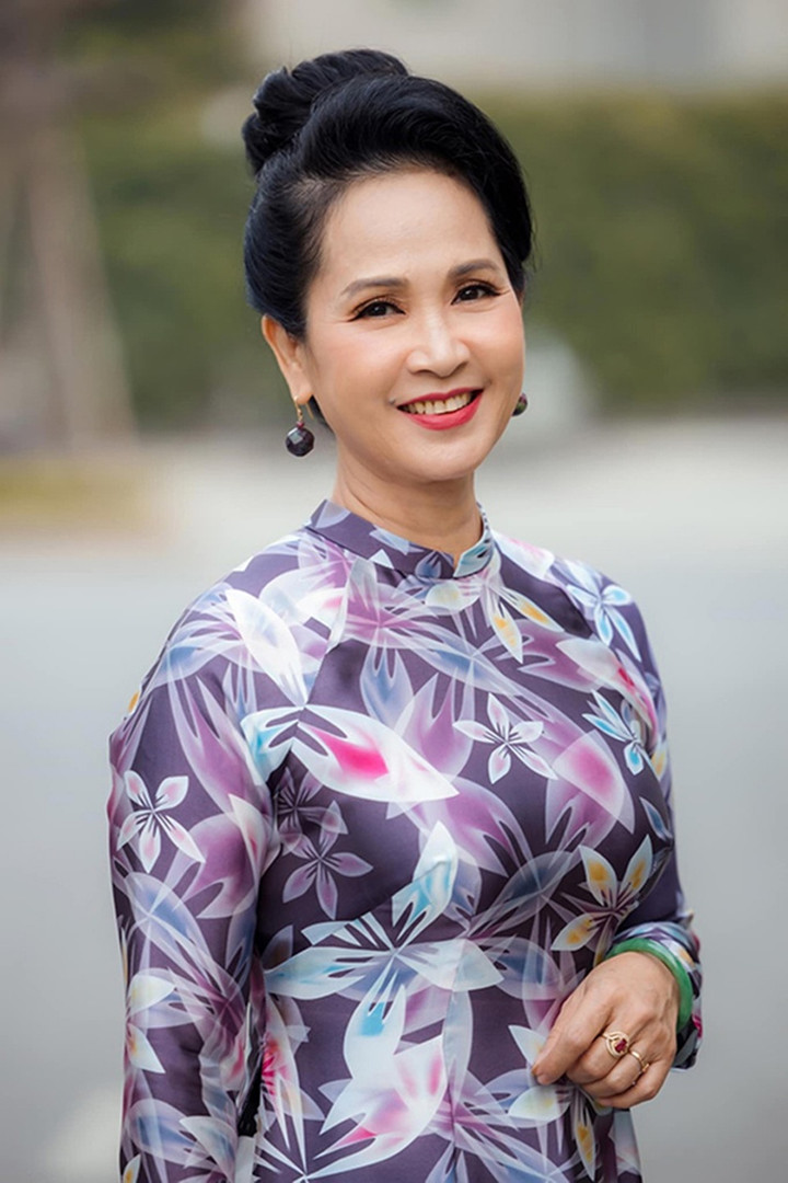 NSND Lan Hương: 'Đóng mẹ chồng rất mệt, tôi gần như ngất luôn khi đóng máy' - 1