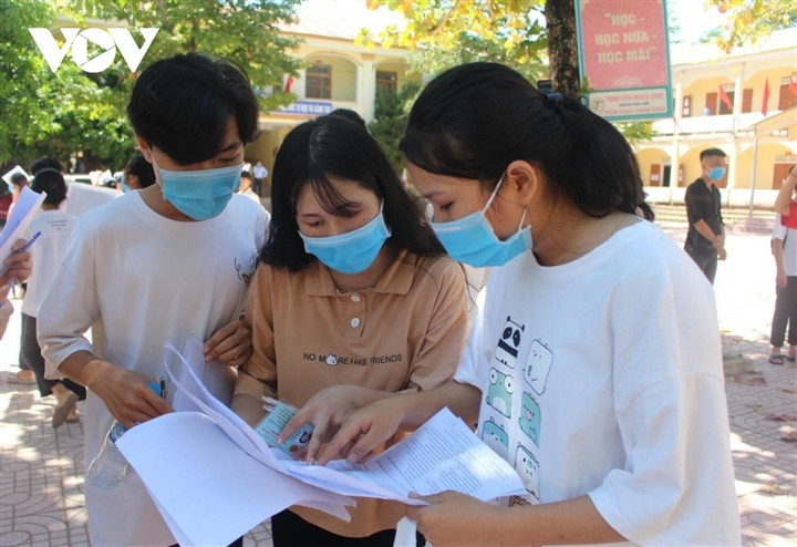 Một số trường đại học yêu cầu thí sinh xác nhận nhập học sớm trái quy định - 1