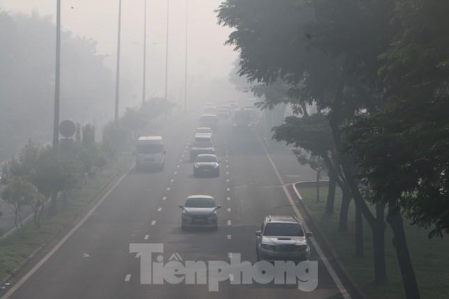 Sương mù bao phủ, TP.HCM mờ ảo như Đà Lạt - 5