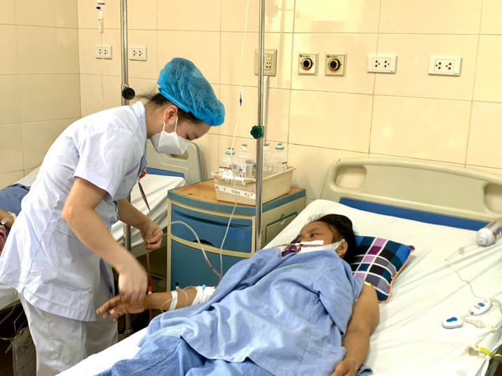 Tưởng trĩ, đi khám mới biết ung thư: Bác sĩ cảnh báo dấu hiệu cần đến viện ngay - 1