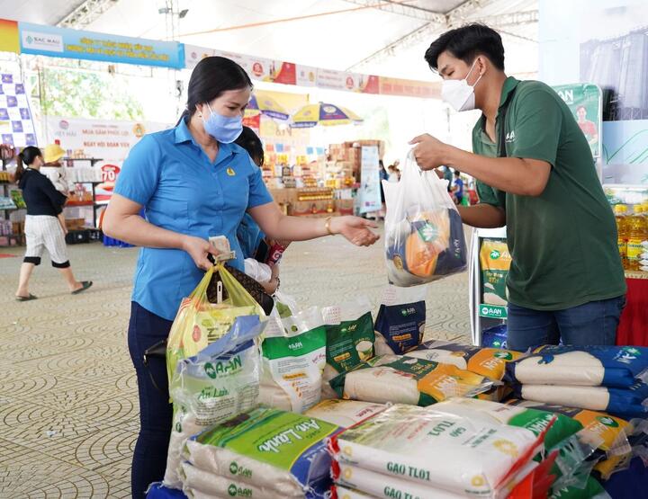 Gạo A An đồng hành cùng phiên chợ Phúc lợi Công đoàn - 2