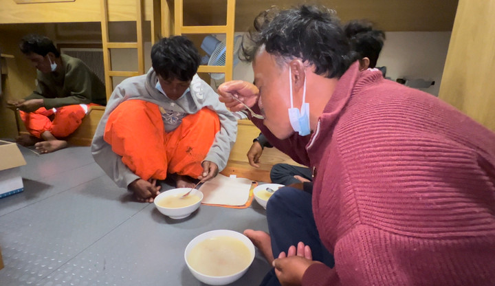 Ngư dân trở về sau 12 ngày mất tích: 'Chúng tôi như được sinh ra lần nữa' - 2