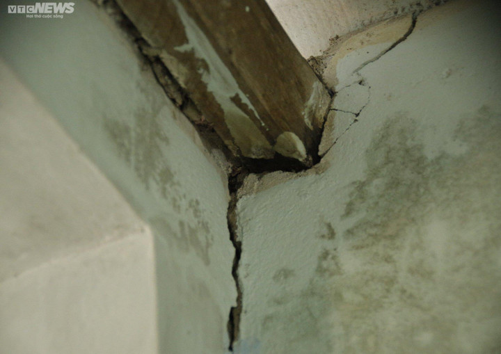 Ảnh: Nhà dân ở Quảng Nam nứt toác vì dự án thi công khu neo đậu tàu thuyền - 7