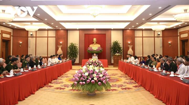 Tổng Bí thư gặp mặt 75 đại biểu Người có công tiêu biểu cả nước - 3