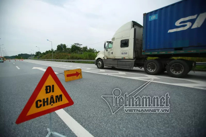 Bộ GTVT đồng ý mở rộng 83km cao tốc Nội Bài - Lào Cai lên 4 làn xe - 1