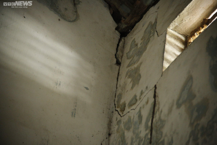 Ảnh: Nhà dân ở Quảng Nam nứt toác vì dự án thi công khu neo đậu tàu thuyền - 10