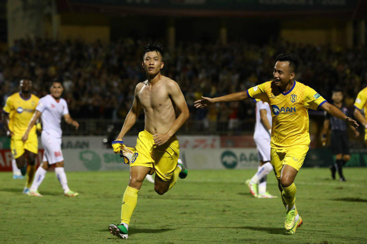 Trực tiếp bóng đá SLNA vs Hải Phòng vòng 9 V-League 2022 - 1