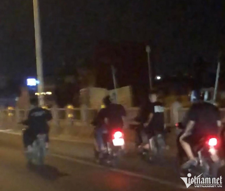 Cảnh sát 141 hóa trang tóm gọn nhóm thanh niên mang hung khí diễu phố - 6