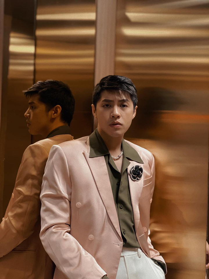 Sao Việt 25/7: Diva Hà Trần khoe body săn chắc khi diện bikini - 3