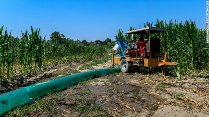 Sau lạm phát cao và đồng euro suy yếu, nắng nóng khiến kinh tế châu Âu lao đao - 2