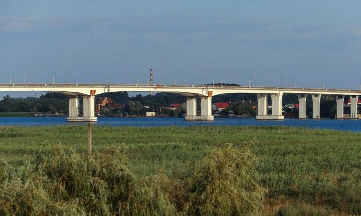 Ukraine tấn công 3 cây cầu ở Kherson - 1