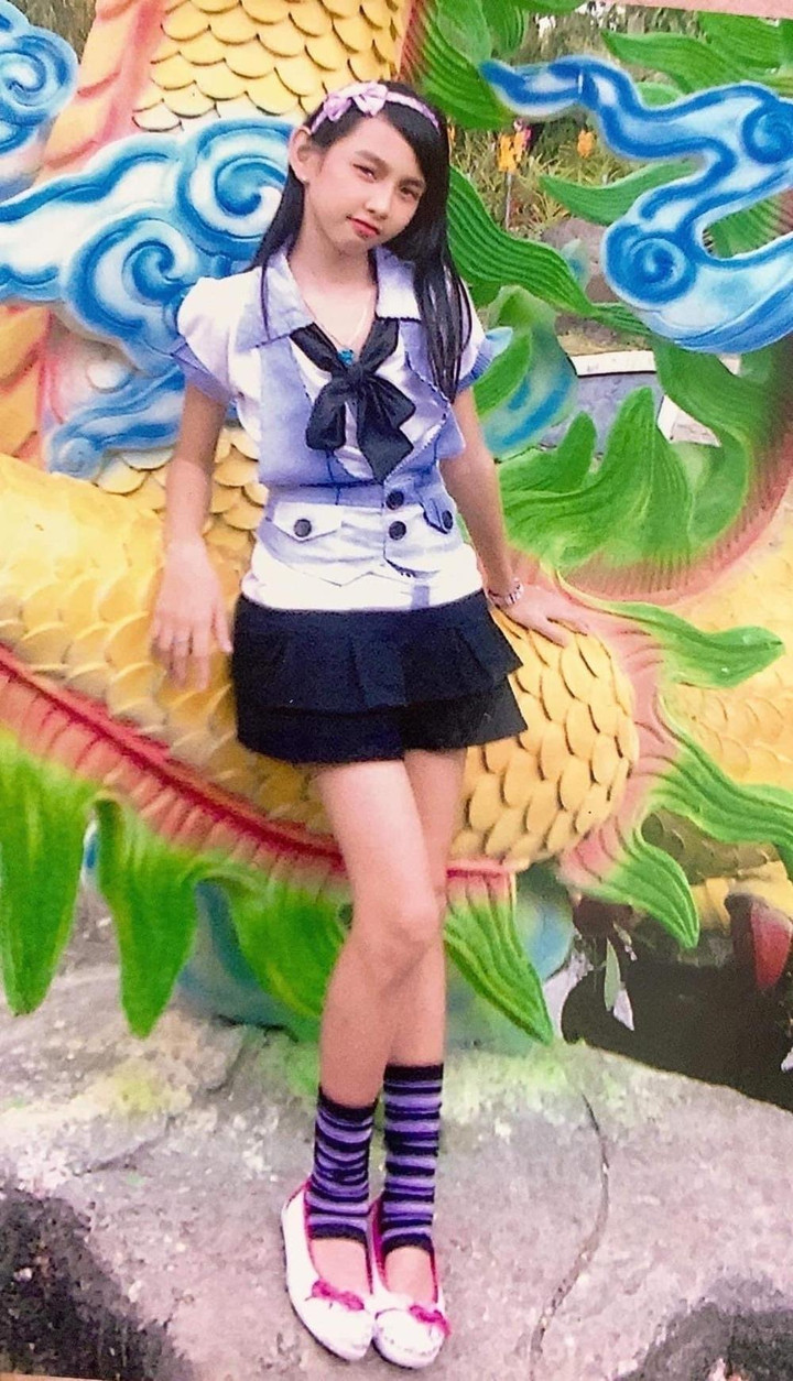 Bất ngờ với phong cách thời trang thuở nhỏ của Hoa hậu Nguyễn Thúc Thùy Tiên - 7