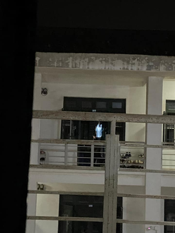 Cười xỉu với các 'cú sốc đầu đời' mà sinh viên năm nhất hay bắt gặp ở ký túc xá - 7