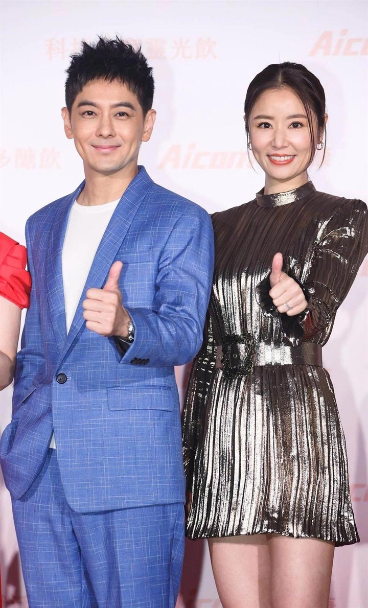 Lâm Tâm Như và Lâm Chí Dĩnh ảnh 2 Không đến thăm Lâm Chí Dĩnh, vợ chồng Lâm Tâm Như bị chỉ trích - 2