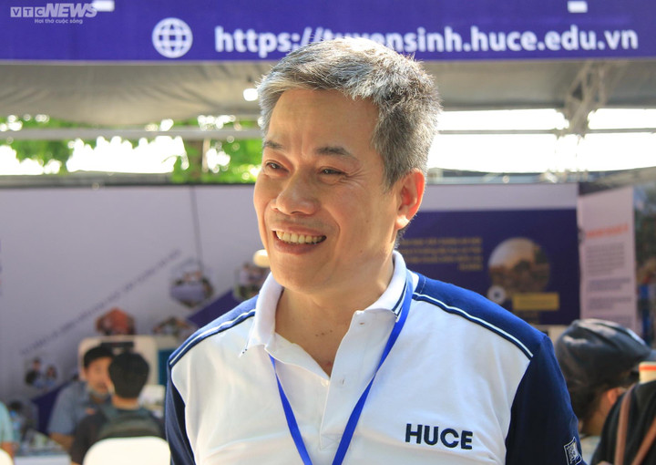 Điểm chuẩn các ngành khối A sẽ tăng từ 0,5 đến 1 điểm - 1