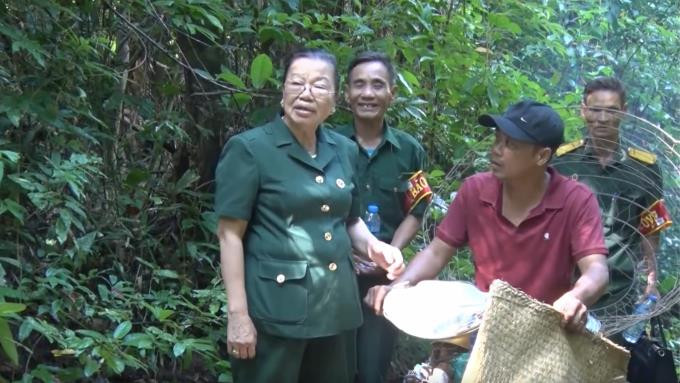 ‘Nữ tướng’ giữ rừng - 2