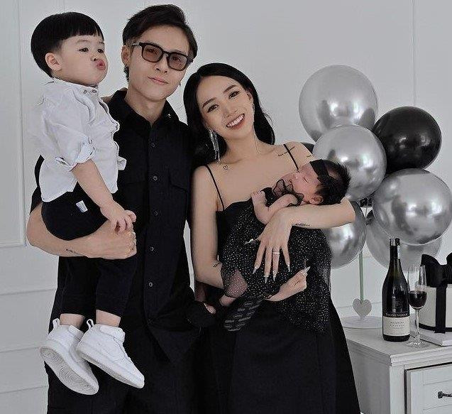 Minh Nhựa chăm cháu ngoại thứ 2 ở tuổi 39, nhiều người hiểu lầm cha chăm con - 1