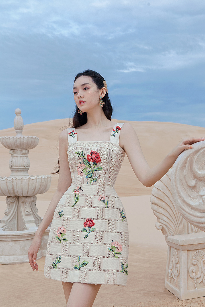 Á hậu Tường San ngày càng xinh đẹp sau khi sinh con - 8