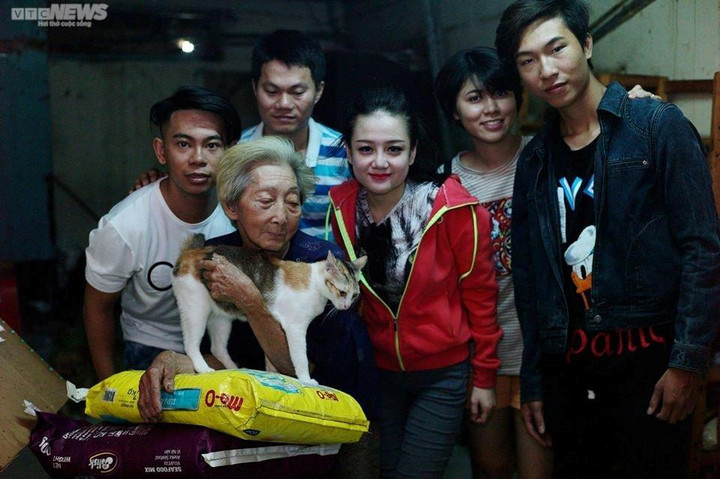 Chàng trai 'dựng nhà trẻ, làm bà đỡ' cho mèo hoang - 2