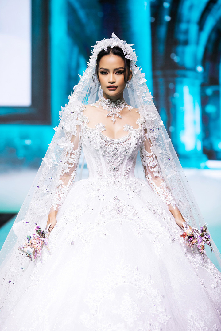 Top 3 Hoa hậu Hoàn vũ Việt Nam 2022 đọ thần thái khi cùng diễn vedette - 3