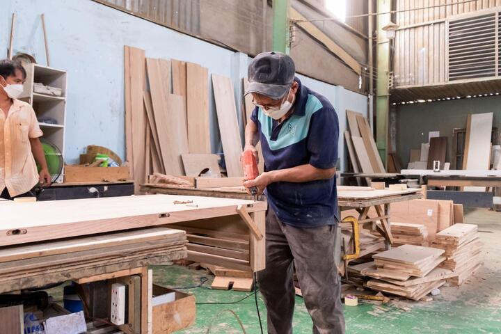 Nghề mộc - 'thổi hồn' vào thớ gỗ để làm đẹp cho đời - 1