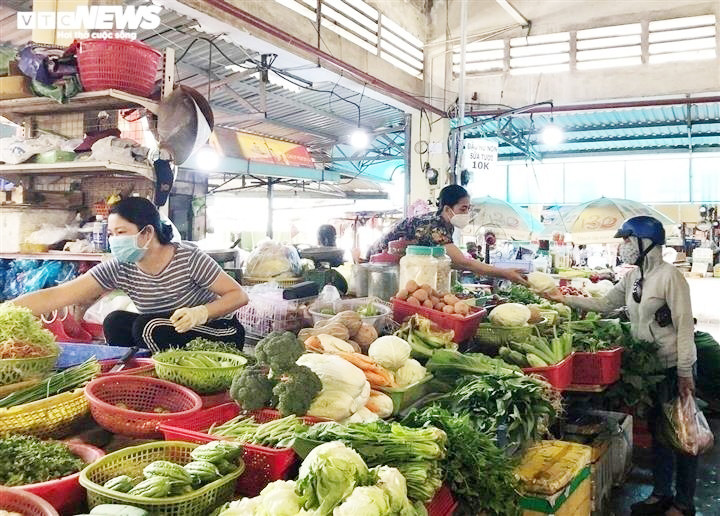 Hàng hóa chỉ tăng mà không giảm: Nguy hiểm thế nào? - 1